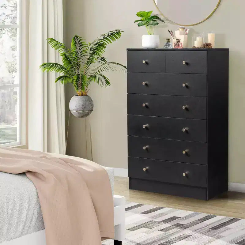 Commode à 7 tiroirs en panneau de particules noir de 66 cm de large