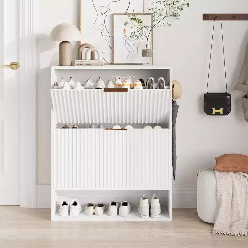 Meuble à chaussures cannelé de 80 cm avec 2 tiroirs abattants et crochets latéraux, organisateur de rangement étroit et réglable pour entrée avec étagère inférieure ouverte