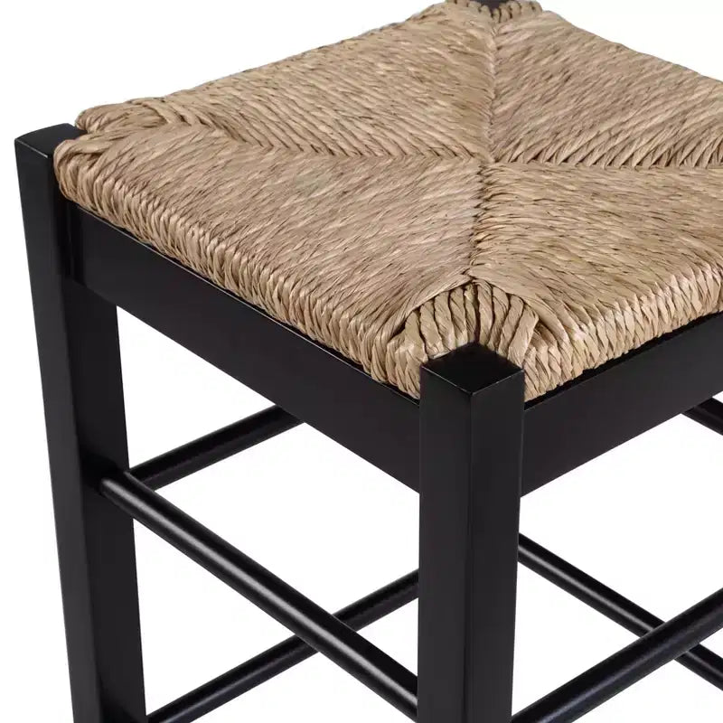 Tabouret de bar en bois massif à hauteur de comptoir avec assise en paille tressée, noir