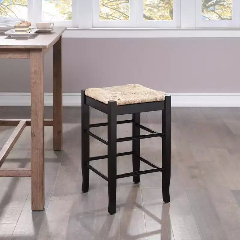 Tabouret de bar en bois massif à hauteur de comptoir avec assise en paille tressée, noir